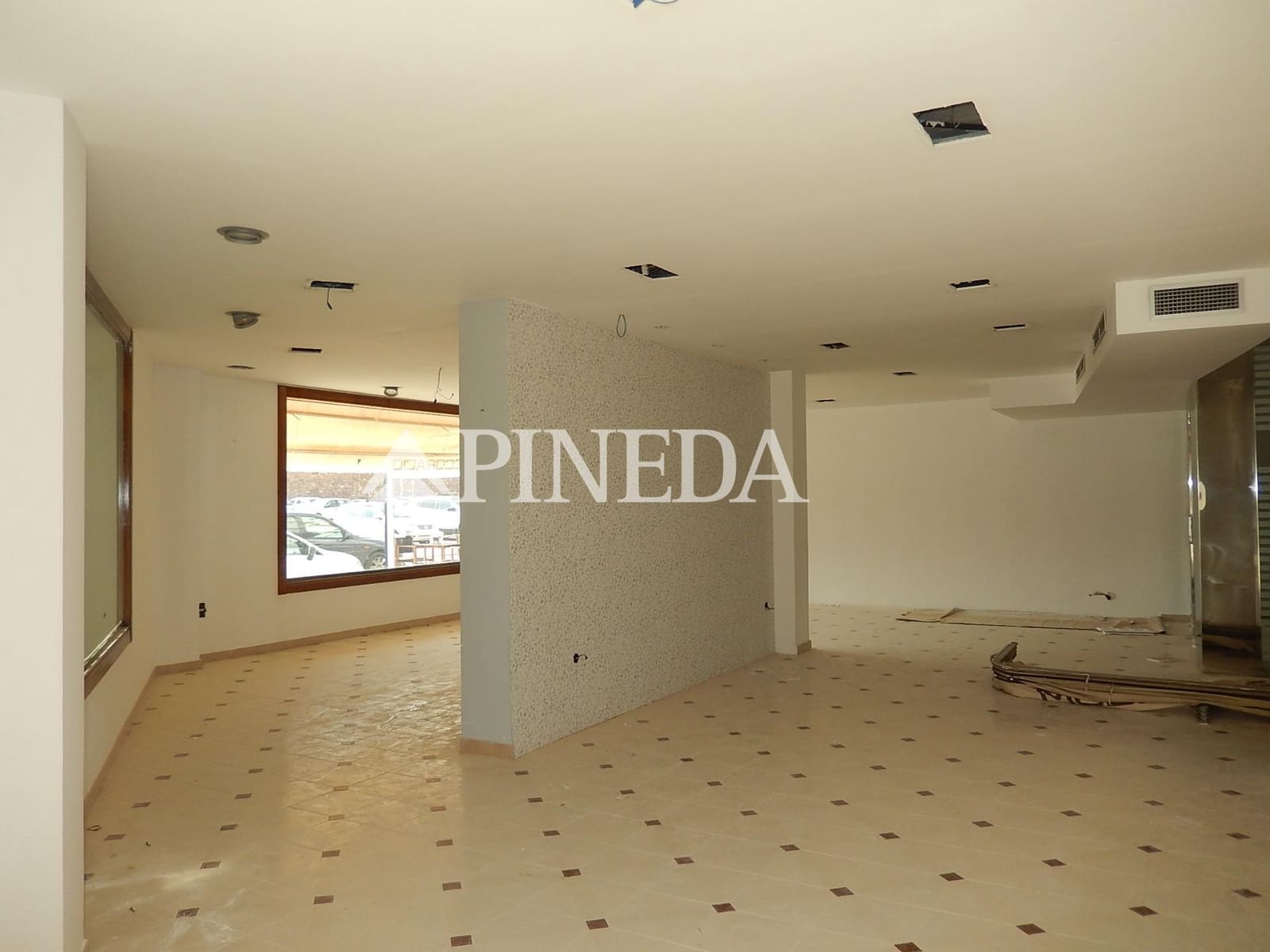 Commercial for rent in Puig - € 2,500 (Ref: 9003626)