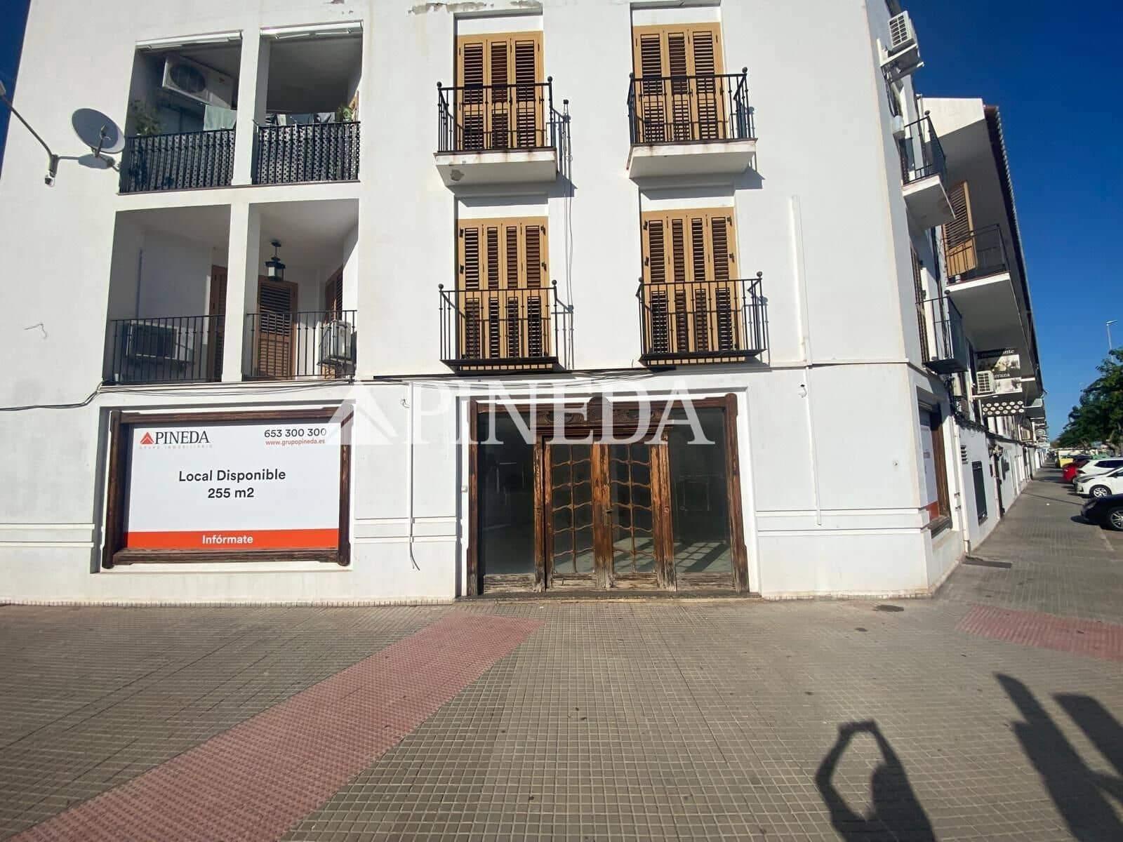 Commercial for rent in Puig - € 2,500 (Ref: 9003626)