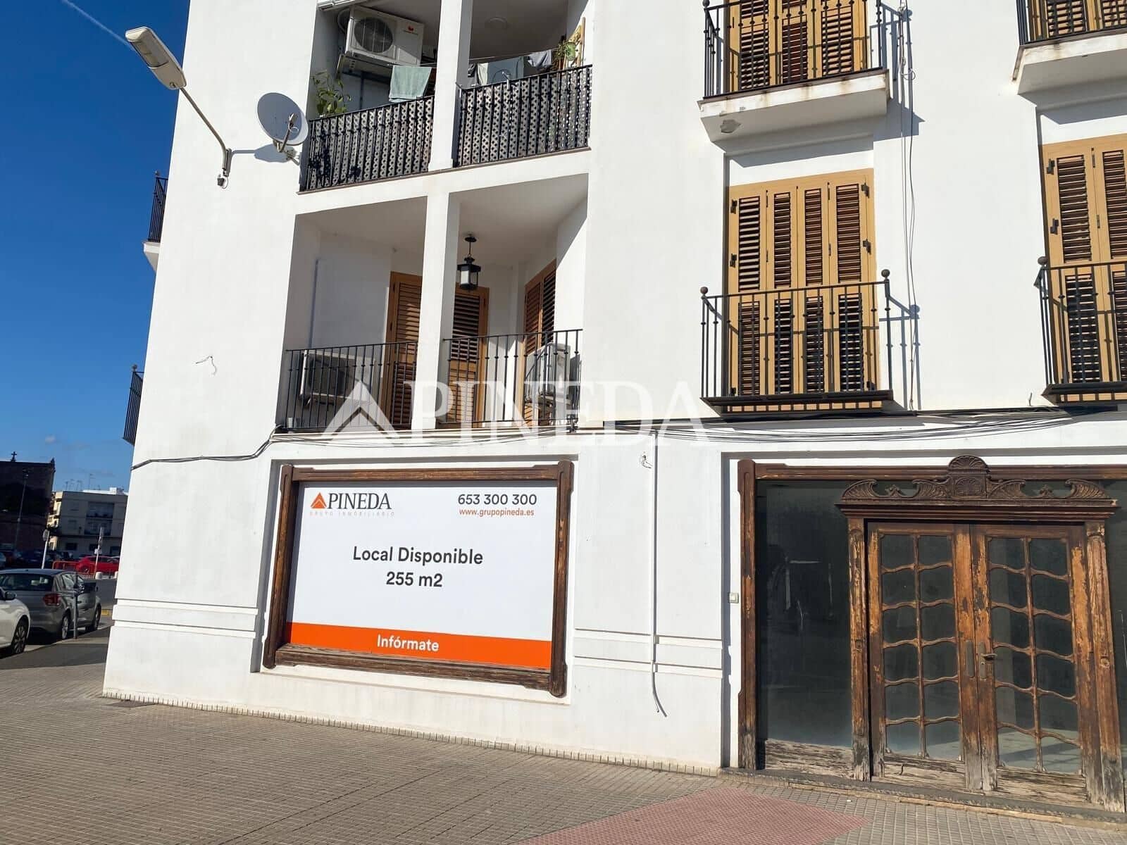 Commercial for rent in Puig - € 2,500 (Ref: 9003626)