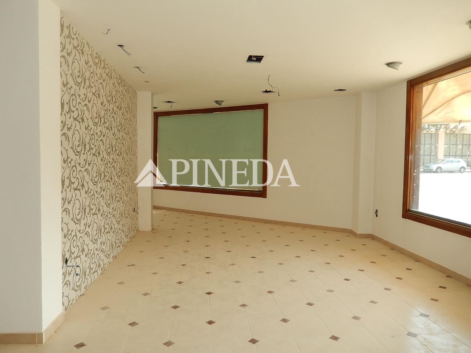Commercial for rent in Puig - € 2,500 (Ref: 9003626)