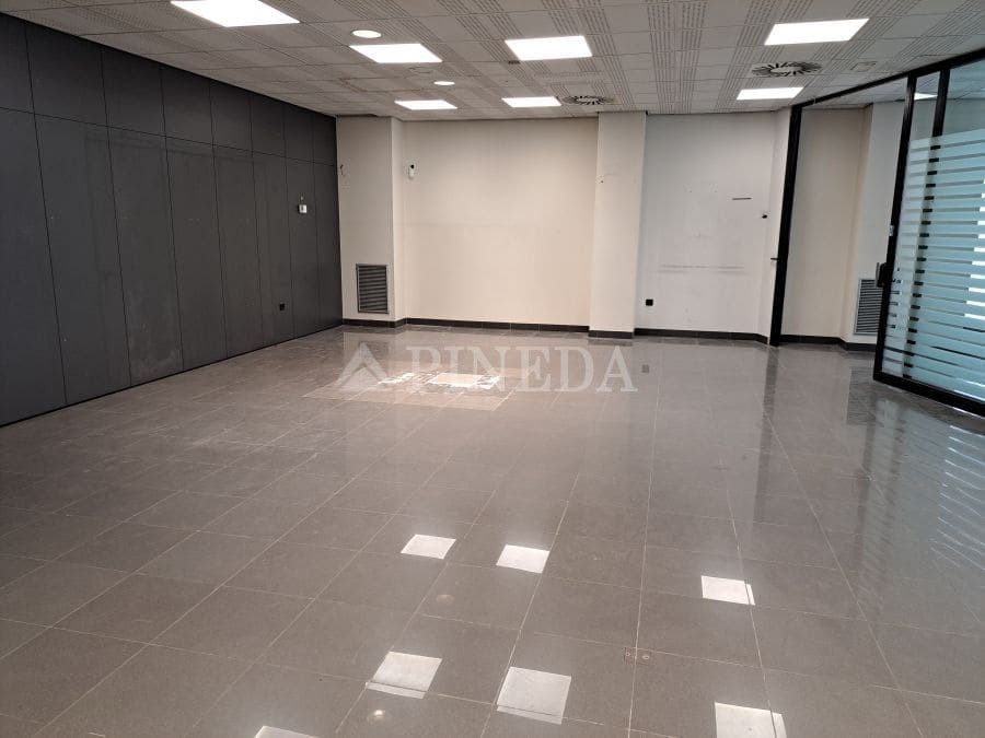 Erhverv til leje i Puig - € 2.000 (Ref: 9099064)