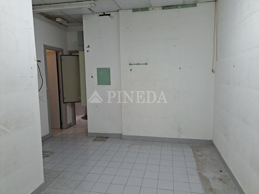 Erhverv til leje i Puig - € 2.000 (Ref: 9099064)