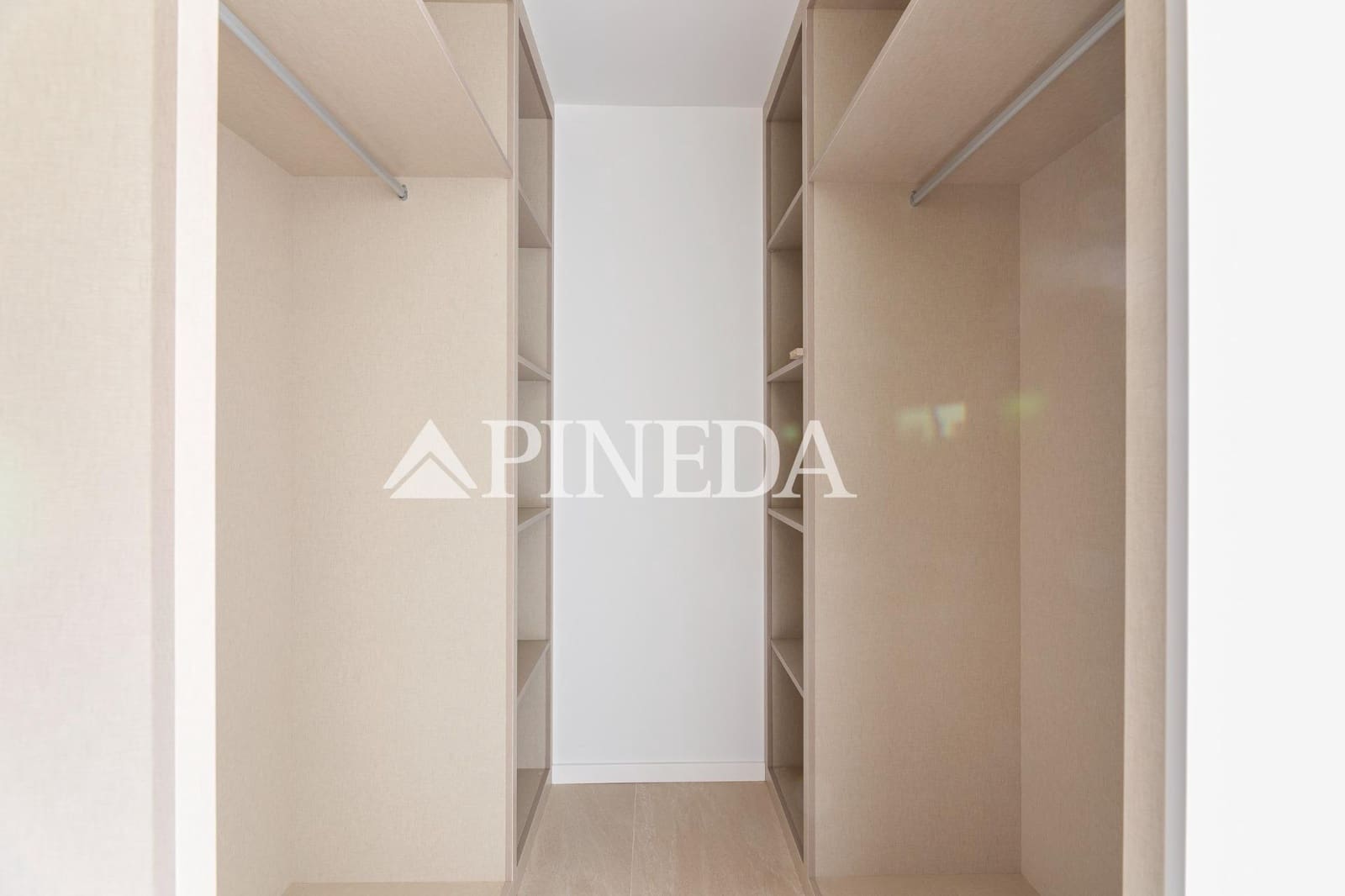 3 soverom Rekkehus til salgs i La Pobla de Farnals med svømmebasseng - € 395 000 (Ref: 9206783)