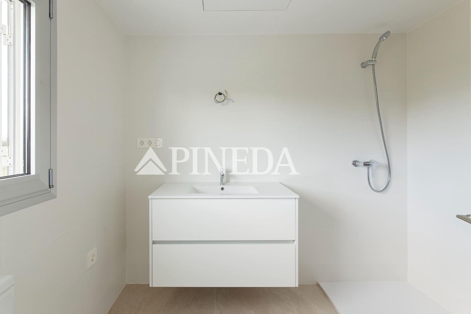 3 soverom Rekkehus til salgs i La Pobla de Farnals med svømmebasseng - € 395 000 (Ref: 9206783)