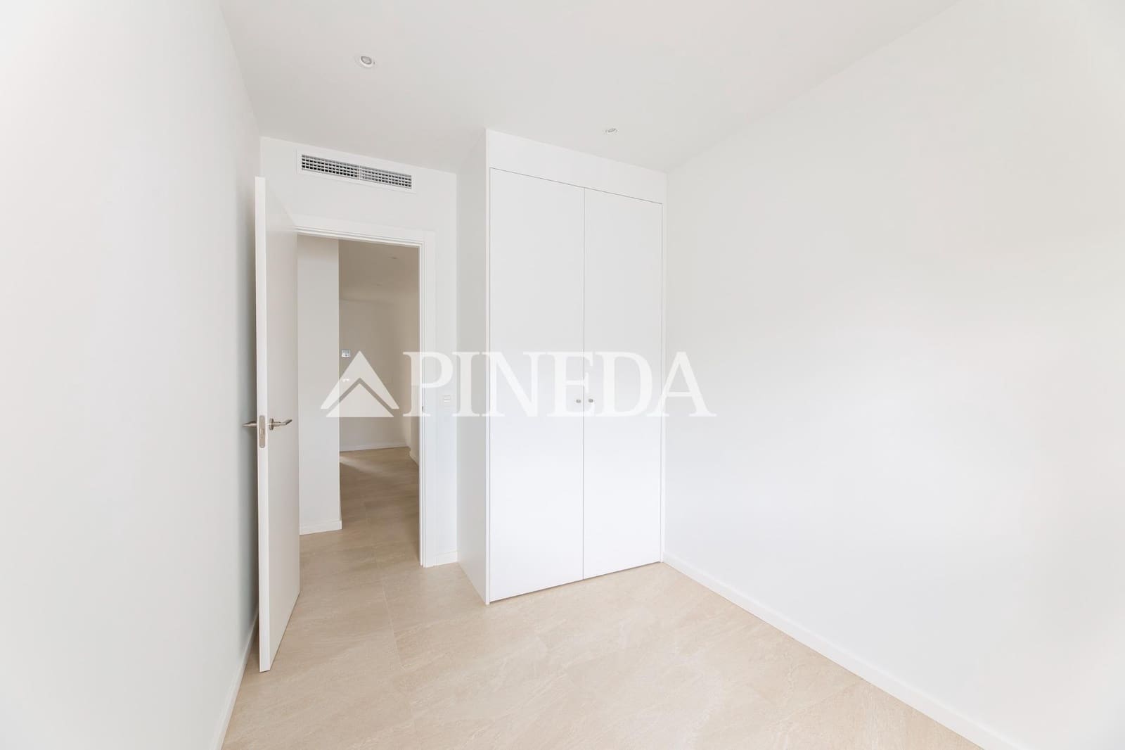 3 soverom Rekkehus til salgs i La Pobla de Farnals med svømmebasseng - € 395 000 (Ref: 9206783)