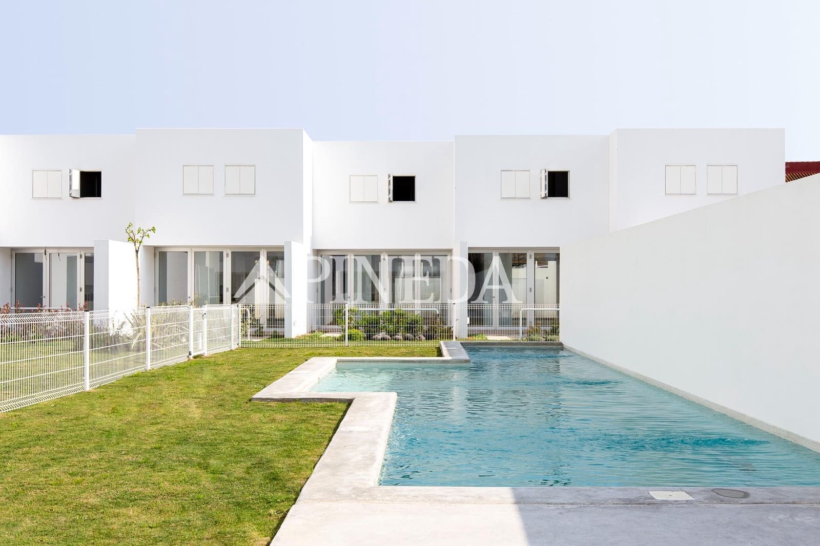 3 soverom Rekkehus til salgs i La Pobla de Farnals med svømmebasseng - € 395 000 (Ref: 9206783)