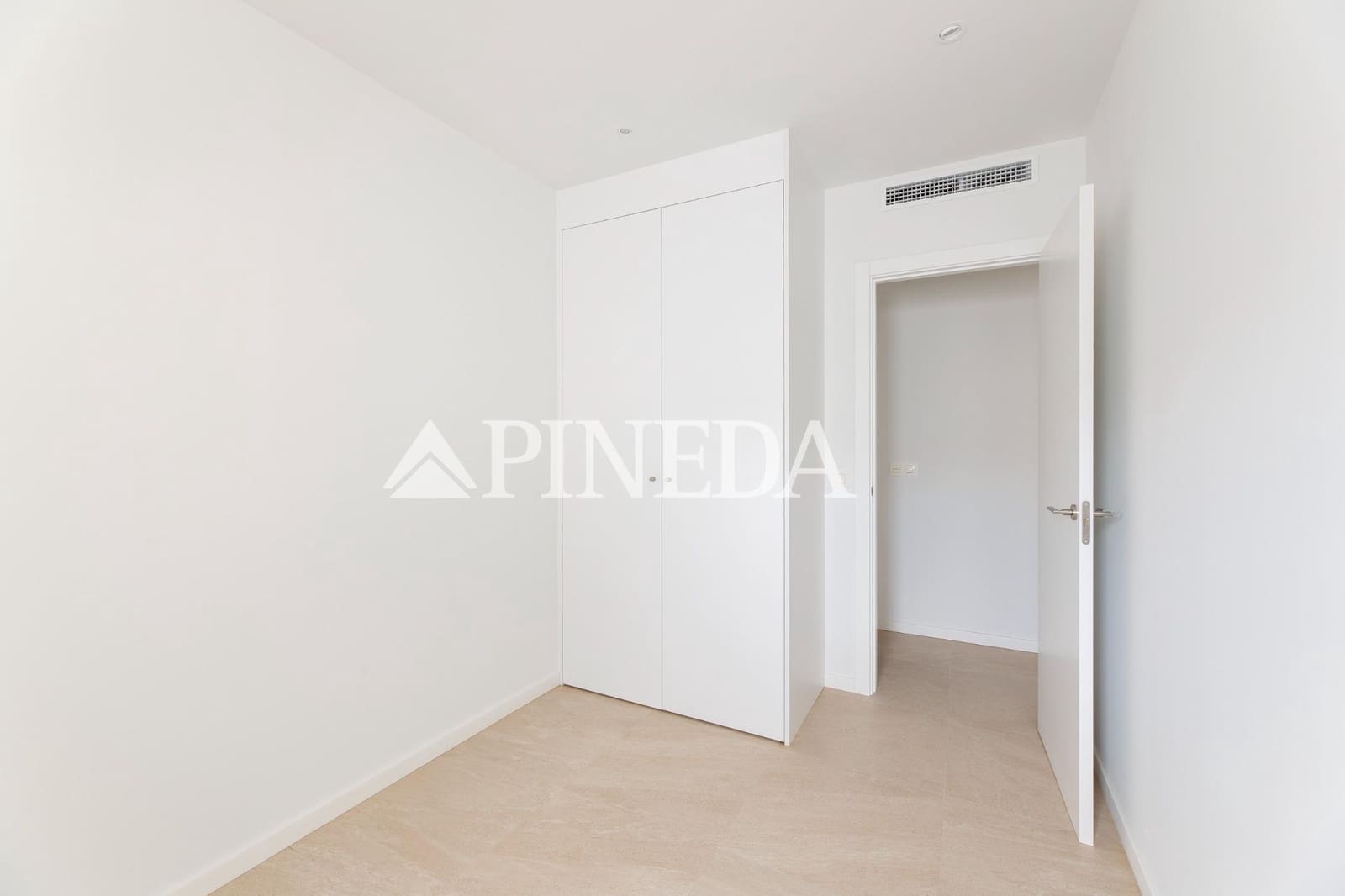 3 soverom Rekkehus til salgs i La Pobla de Farnals med svømmebasseng - € 395 000 (Ref: 9206783)