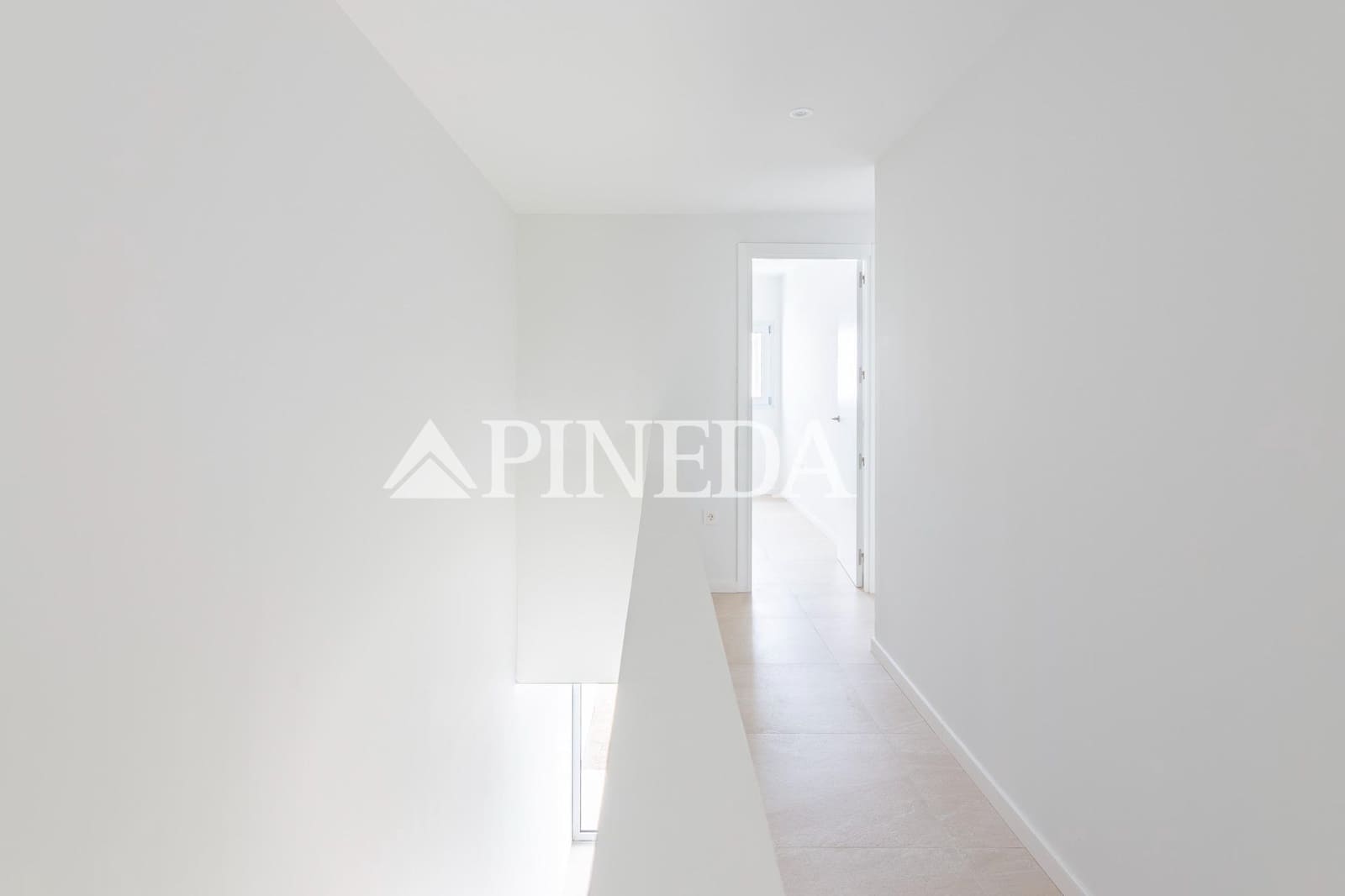 3 soverom Rekkehus til salgs i La Pobla de Farnals med svømmebasseng - € 395 000 (Ref: 9206783)