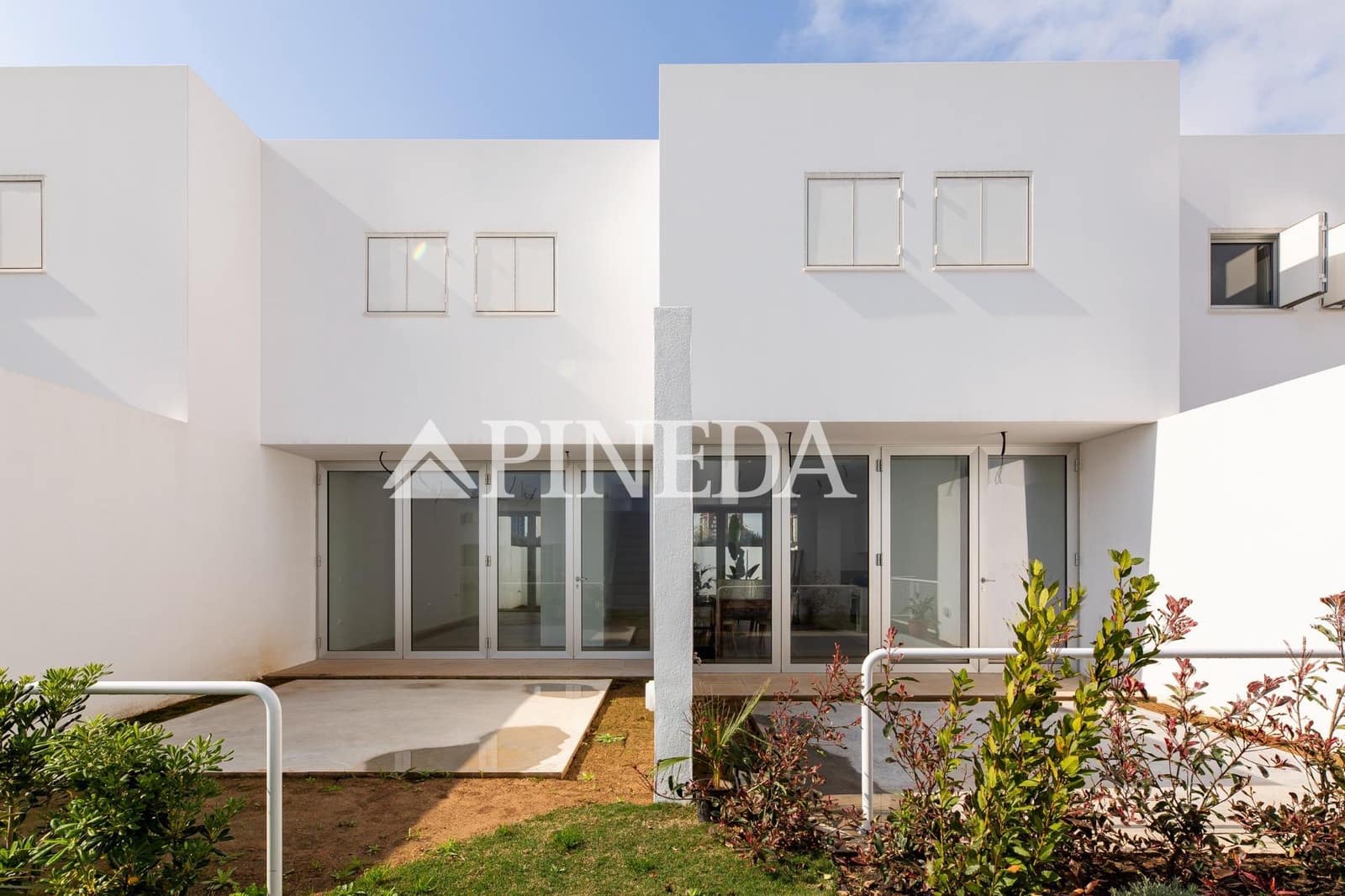 3 soverom Rekkehus til salgs i La Pobla de Farnals med svømmebasseng - € 395 000 (Ref: 9206783)