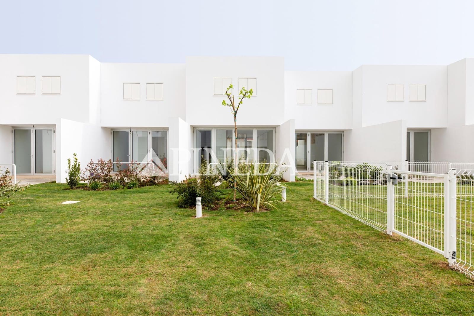 3 soverom Rekkehus til salgs i La Pobla de Farnals med svømmebasseng - € 395 000 (Ref: 9206783)