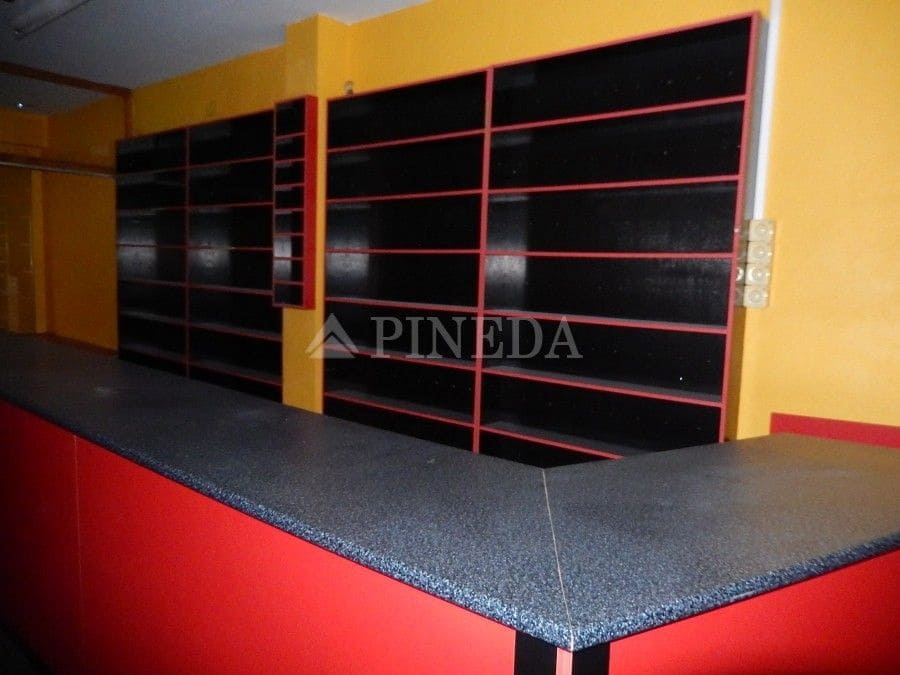 Kommersiell til leie i Pucol - € 700 (Ref: 9317831)