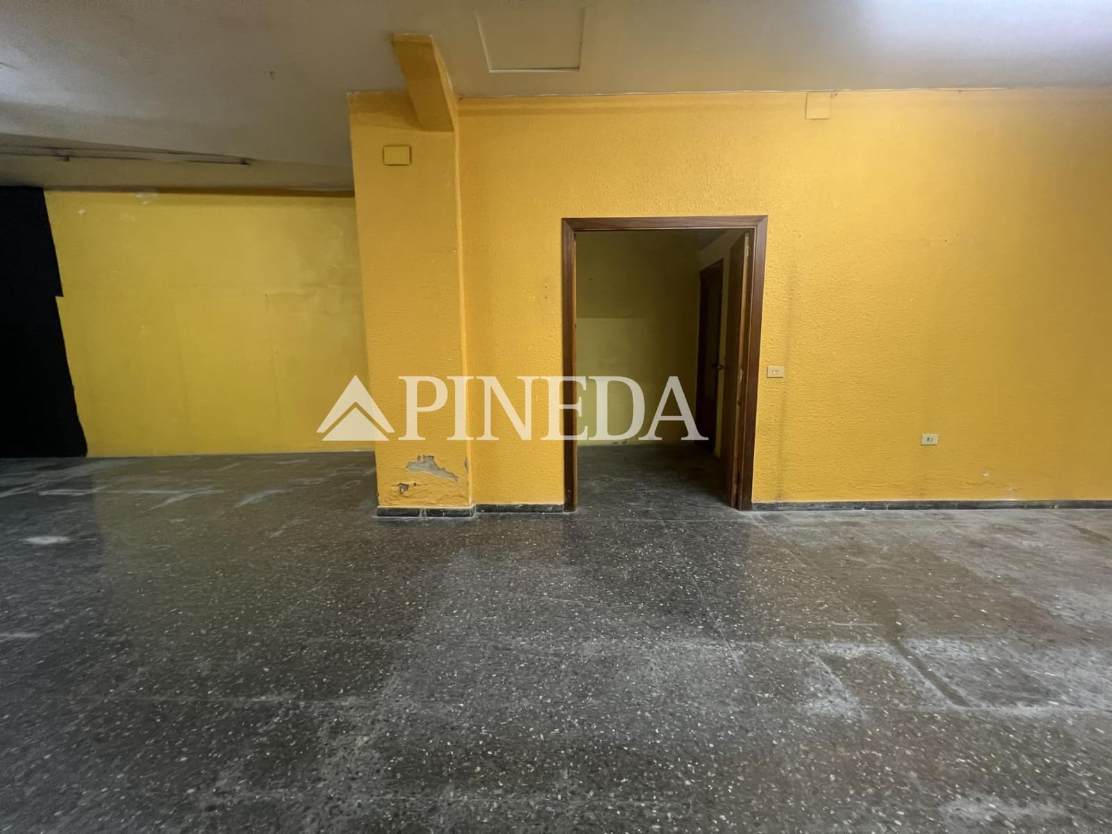Commerciale da affittare in Pucol - 800 € (Rif: 9317831)