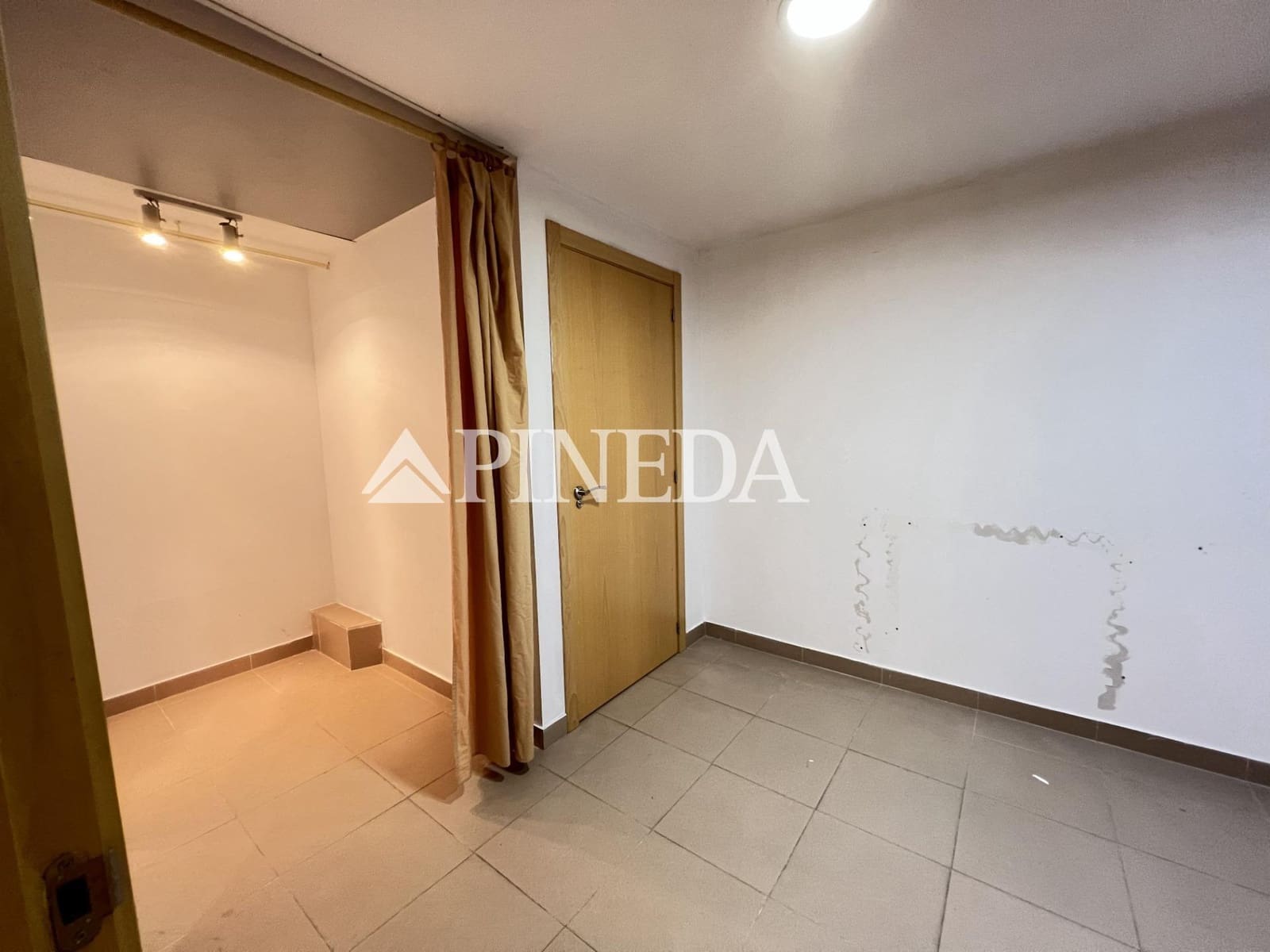 2 bedroom Commercial for sale in Sagunto / Sagunt - € 83,000 (Ref: 9382826)