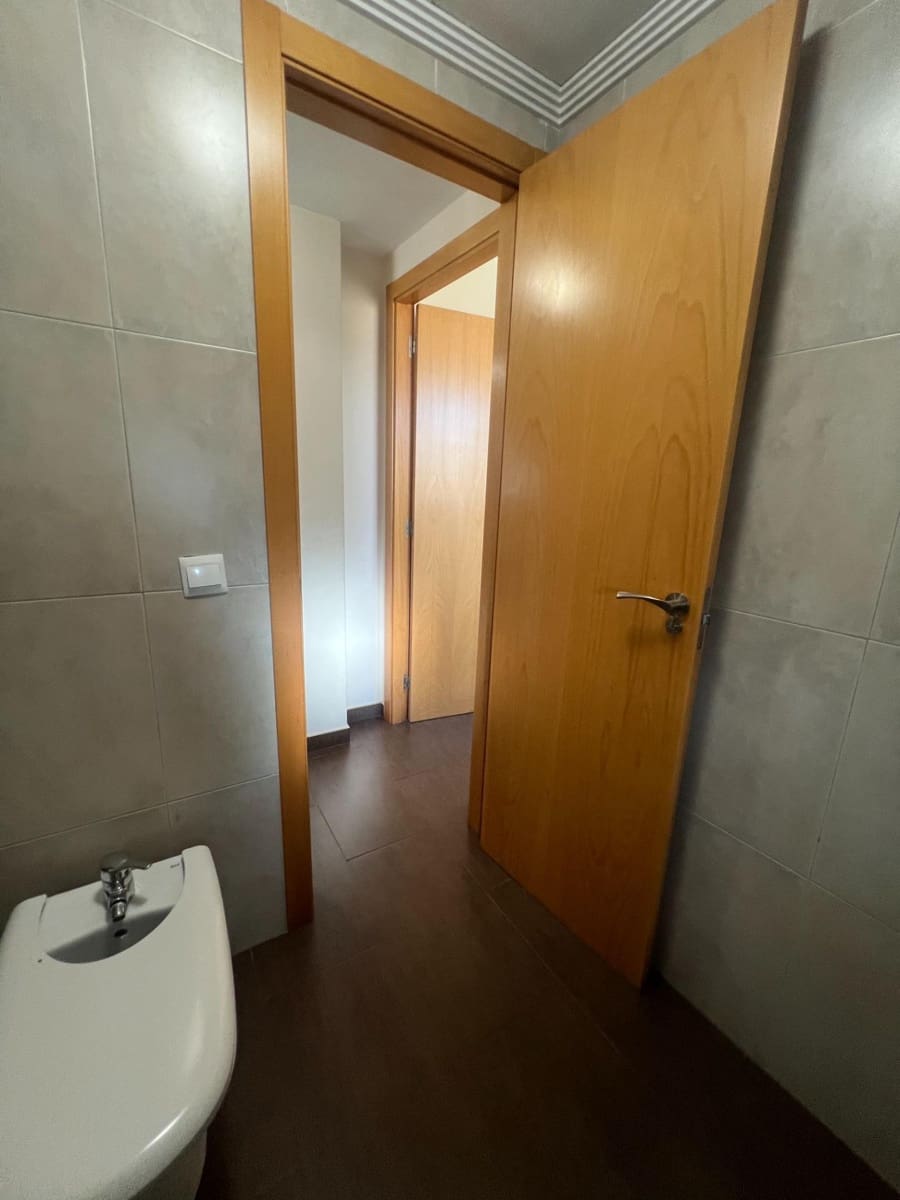 Appartement de 2 chambres à louer à Chilches - 780 € (Ref: 9548170)