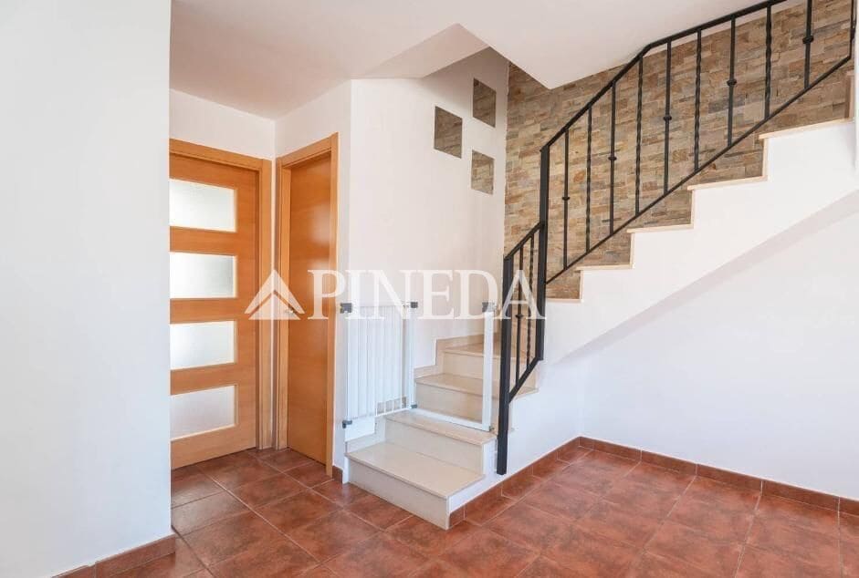 3 bedroom Terraced Villa for sale in Soneja with garage - € 230,000 (Ref: 9677462)