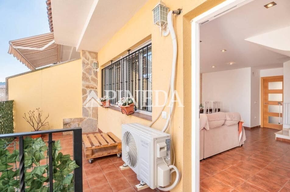 3 bedroom Terraced Villa for sale in Soneja with garage - € 230,000 (Ref: 9677462)