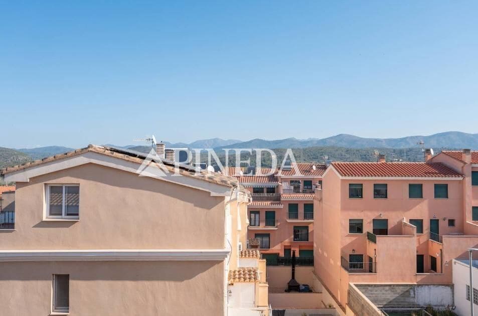 3 bedroom Terraced Villa for sale in Soneja with garage - € 230,000 (Ref: 9677462)