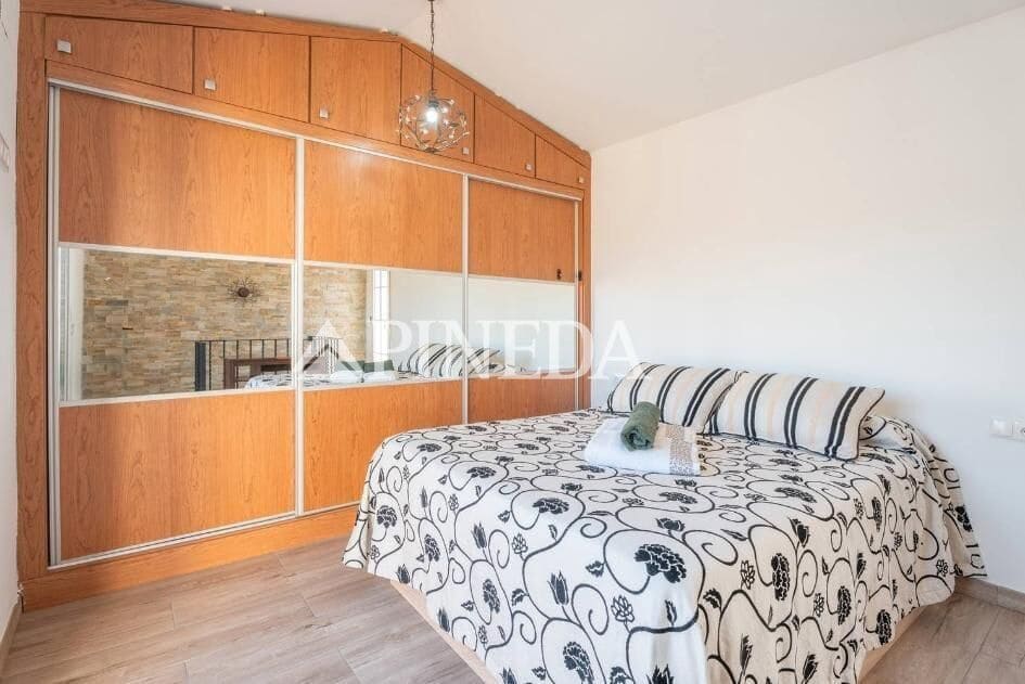3 bedroom Terraced Villa for sale in Soneja with garage - € 230,000 (Ref: 9677462)