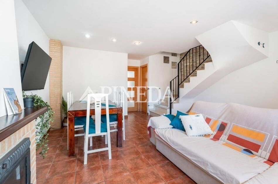 3 bedroom Terraced Villa for sale in Soneja with garage - € 230,000 (Ref: 9677462)