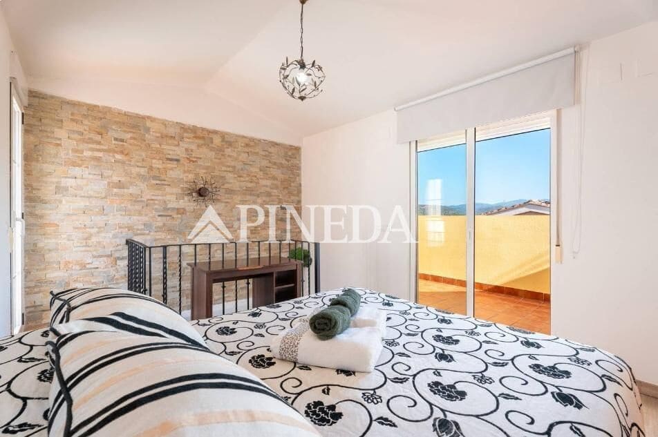 3 bedroom Terraced Villa for sale in Soneja with garage - € 230,000 (Ref: 9677462)