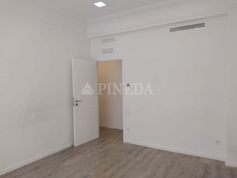 6 bedroom Office for rent in Valencia city - € 3,000 (Ref: 9855444)