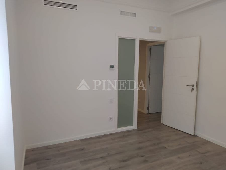 6 bedroom Office for rent in Valencia city - € 3,000 (Ref: 9855444)