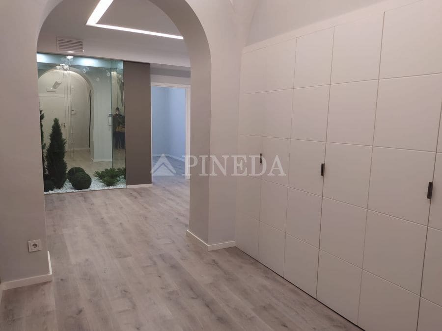 6 bedroom Office for rent in Valencia city - € 3,000 (Ref: 9855444)