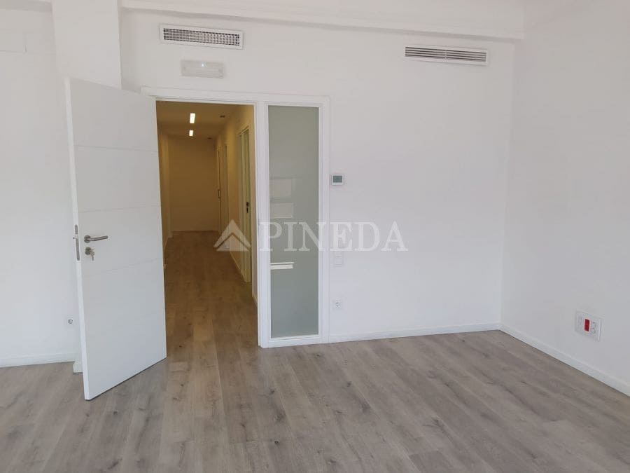 6 bedroom Office for rent in Valencia city - € 3,000 (Ref: 9855444)