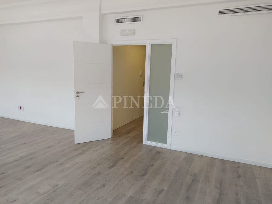 6 bedroom Office for rent in Valencia city - € 3,000 (Ref: 9855444)