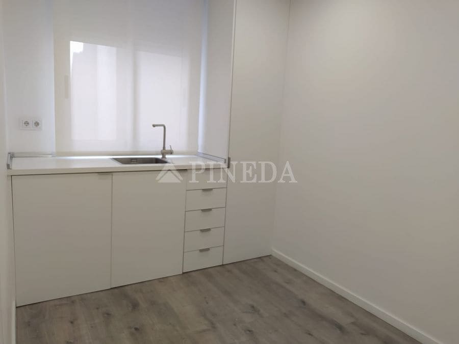 6 bedroom Office for rent in Valencia city - € 3,000 (Ref: 9855444)