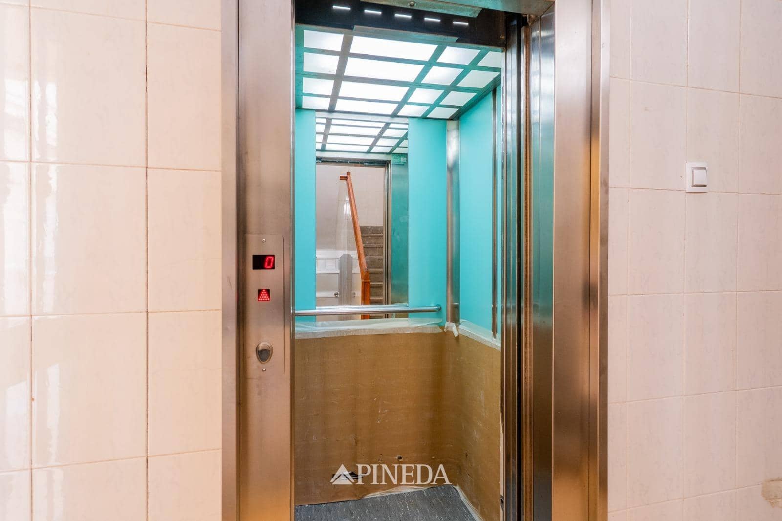 2 bedroom Flat for sale in Valencia city - € 250,000 (Ref: 9892365)