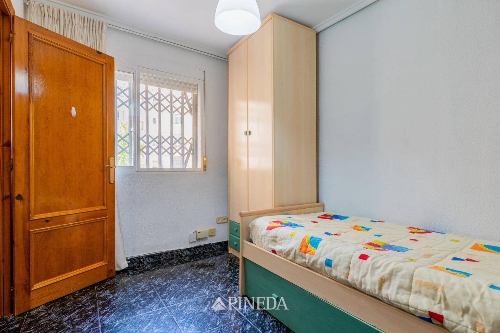 2 bedroom Flat for sale in Valencia city - € 250,000 (Ref: 9892365)