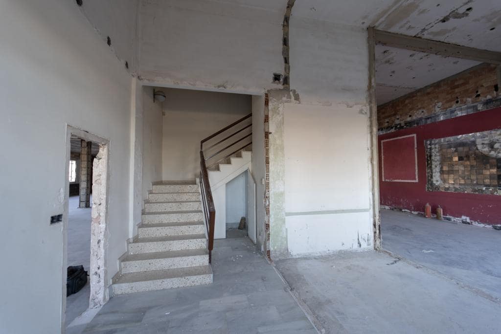 Comercial para arrendar em Museros - 10 000 € (Ref: 9973320)