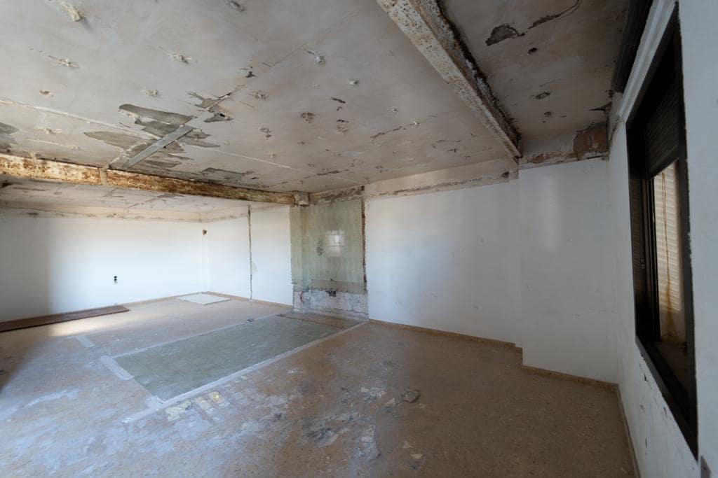 Comercial para arrendar em Museros - 10 000 € (Ref: 9973320)