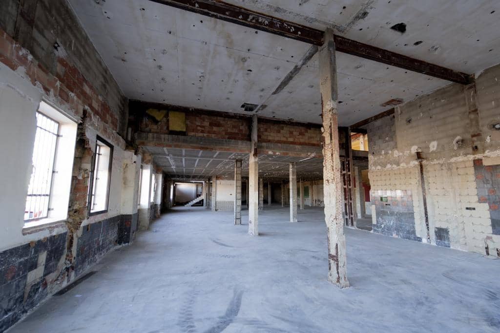 Comercial para arrendar em Museros - 10 000 € (Ref: 9973320)