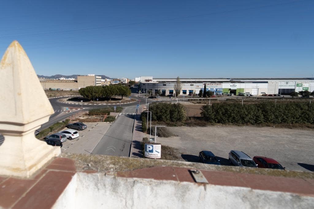 Comercial para arrendar em Museros - 10 000 € (Ref: 9973320)
