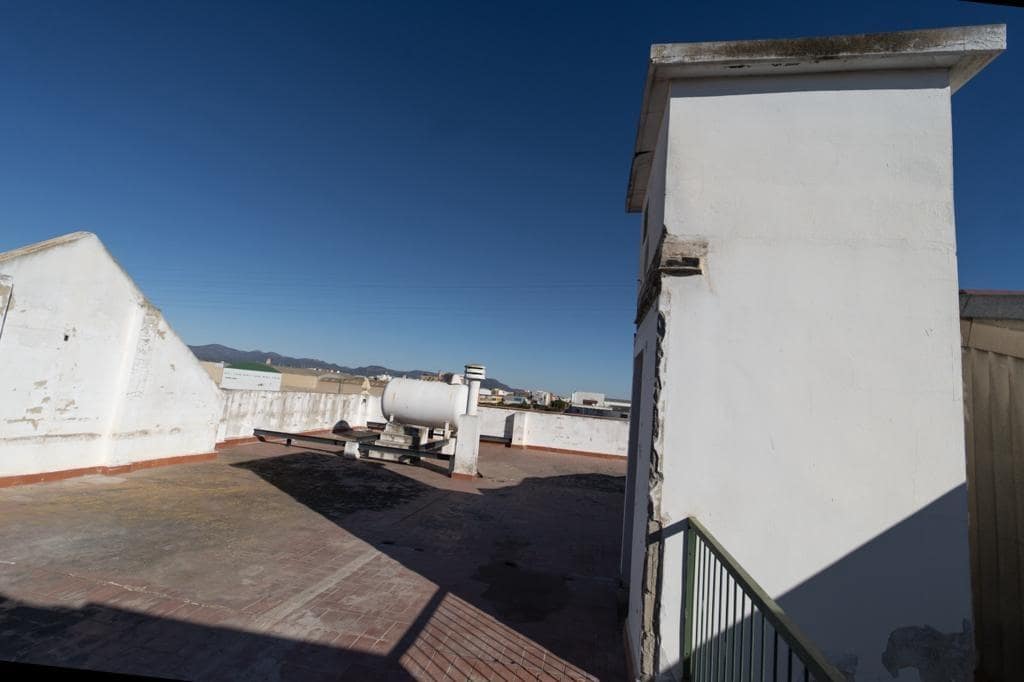 Comercial para arrendar em Museros - 10 000 € (Ref: 9973320)