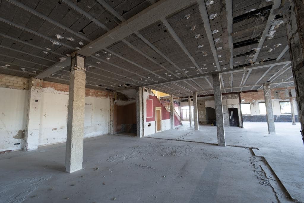 Comercial para arrendar em Museros - 10 000 € (Ref: 9973320)