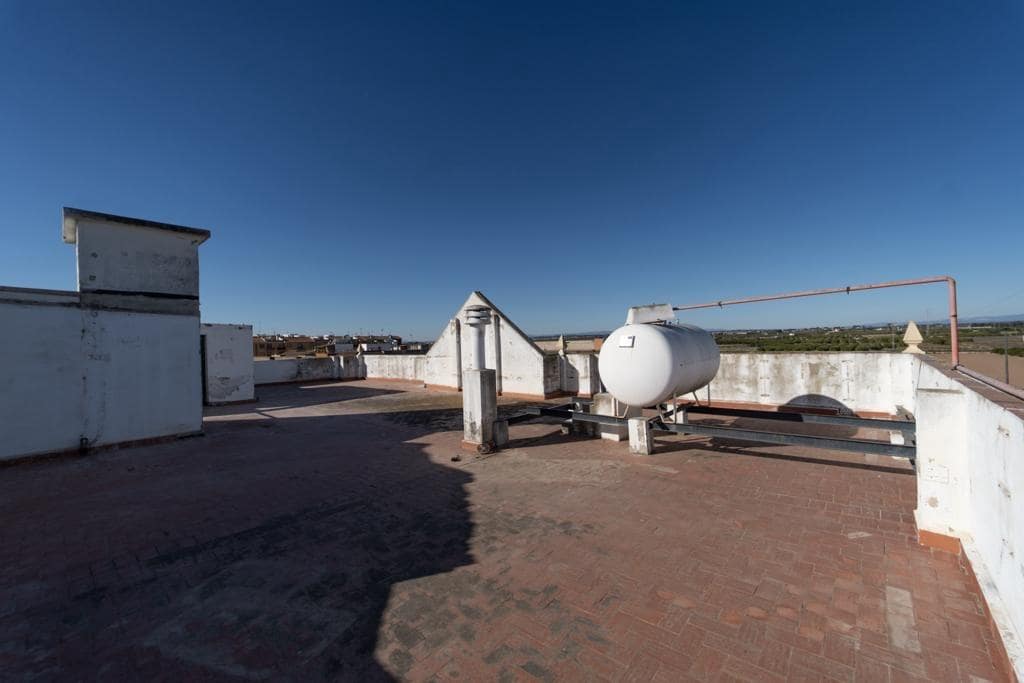 Comercial para arrendar em Museros - 10 000 € (Ref: 9973320)