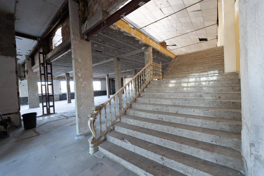 Comercial para arrendar em Museros - 10 000 € (Ref: 9973320)