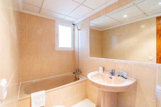 1 makuuhuone Bungalow myytävänä paikassa Calpe / Calp mukana uima-altaan 
autotalli - 165 000 € (Ref: 8245781)