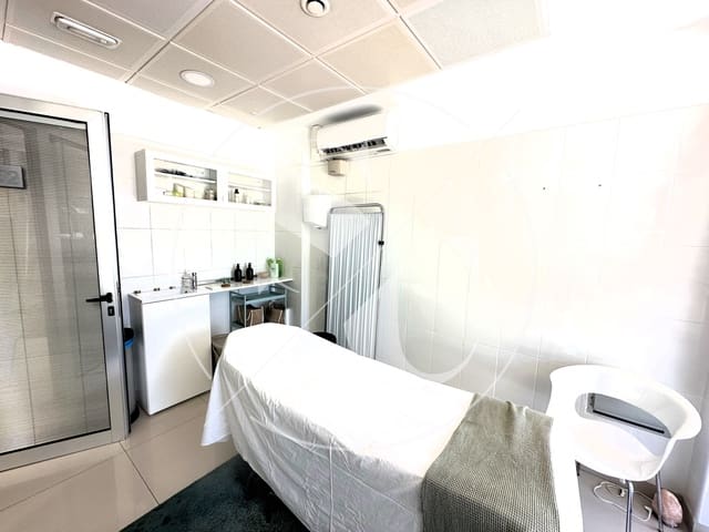 4 sovrum Företag till salu i Playa del Inglés, San Bartolomé de Tirajana - 149 000 € (Ref: 10038616)