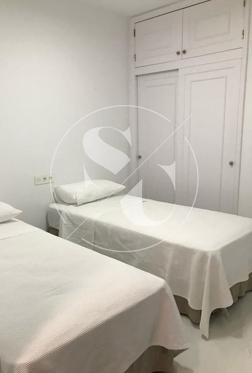 3 soveværelse Byhus til leje i Playa del Ingles med swimmingpool - € 3.000 (Ref: 8412952)