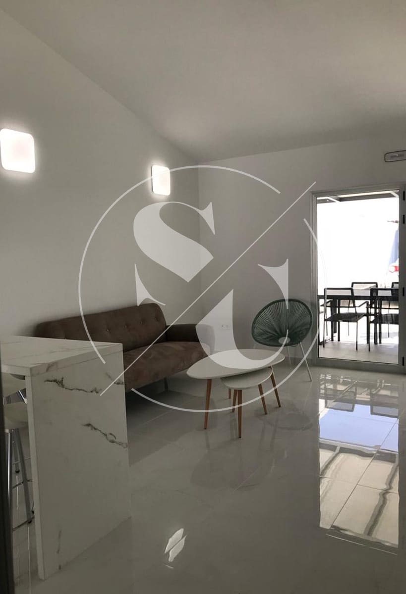 3 soveværelse Byhus til leje i Playa del Ingles med swimmingpool - € 3.000 (Ref: 8412952)