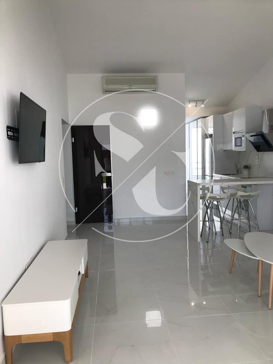 3 soveværelse Byhus til leje i Playa del Ingles med swimmingpool - € 3.000 (Ref: 8412952)