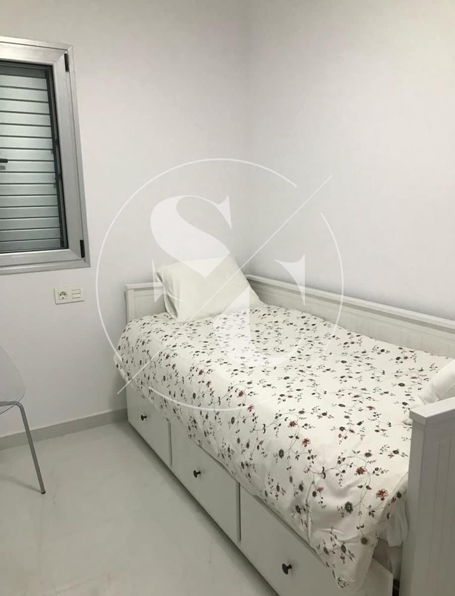 3 soveværelse Byhus til leje i Playa del Ingles med swimmingpool - € 3.000 (Ref: 8412952)