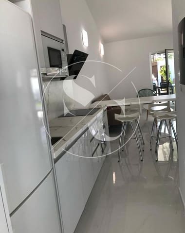3 makuuhuone Omakotitalo vuokrattavana paikassa Playa del Inglés, San Bartolomé de Tirajana mukana uima-altaan - 3 000 € (Ref: 8412952)