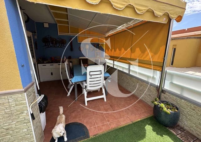 3 chambre Villa/Maison à vendre à Sonneland, San Bartolomé de Tirajana avec piscine - 390 000 € (Ref: 8539732)