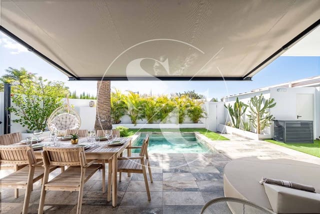 3 bedroom Townhouse for sale in Maspalomas, San Bartolomé de Tirajana with pool - € 949,000 (Ref: 8889068)