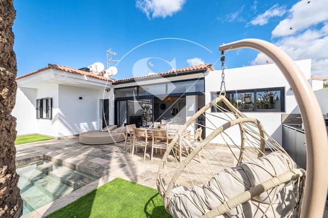 3 bedroom Townhouse for sale in Maspalomas, San Bartolomé de Tirajana with pool - € 949,000 (Ref: 8889068)